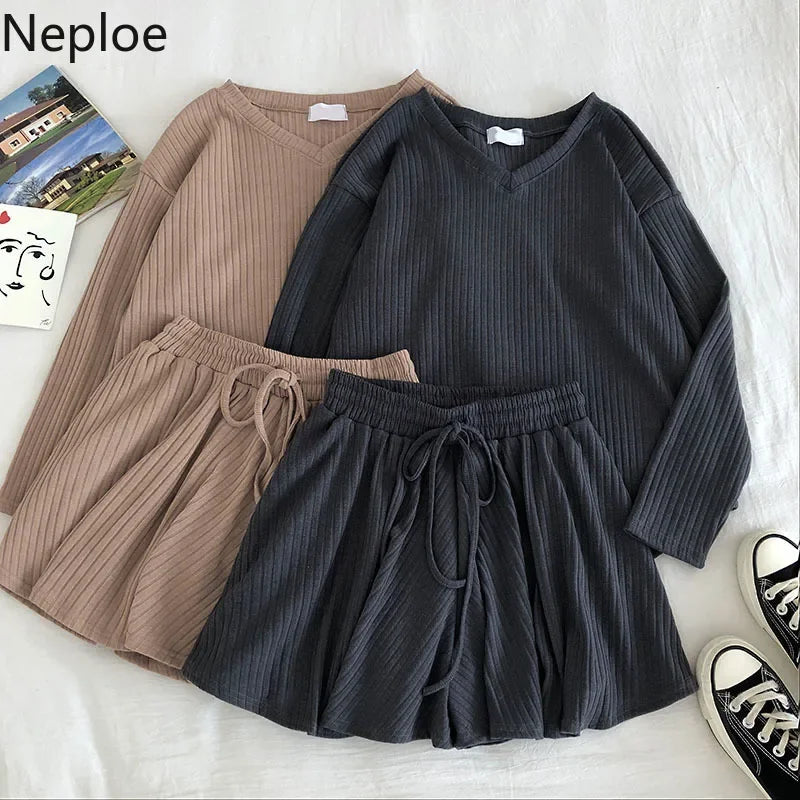 v Neck Long Sleeve Loose Knit Top + High Waist Hip Elastic Wide Leg Shorts