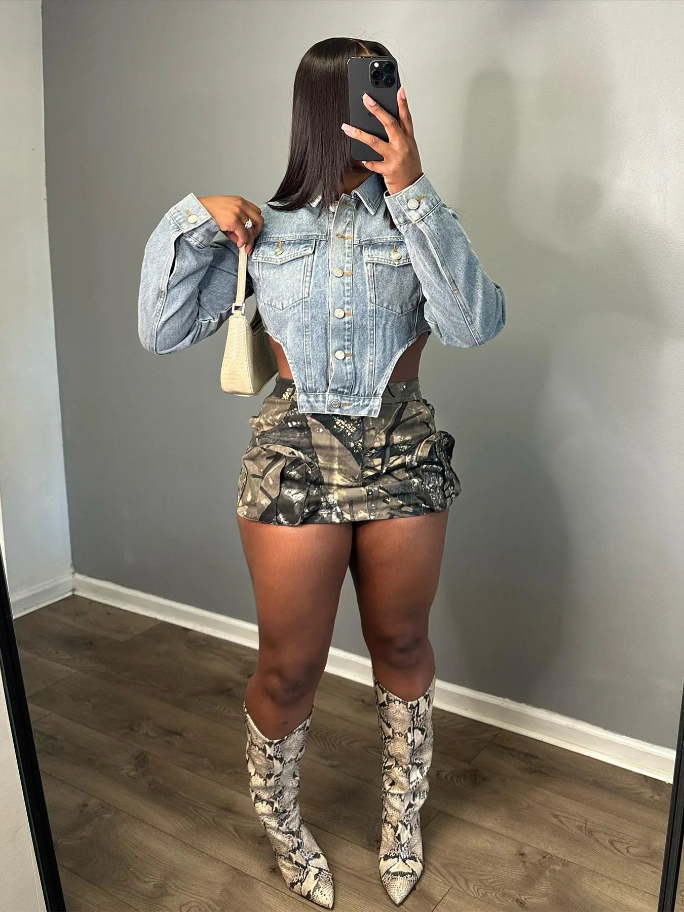 Women's Clothing With Hollowed Out Short Denim Jackets